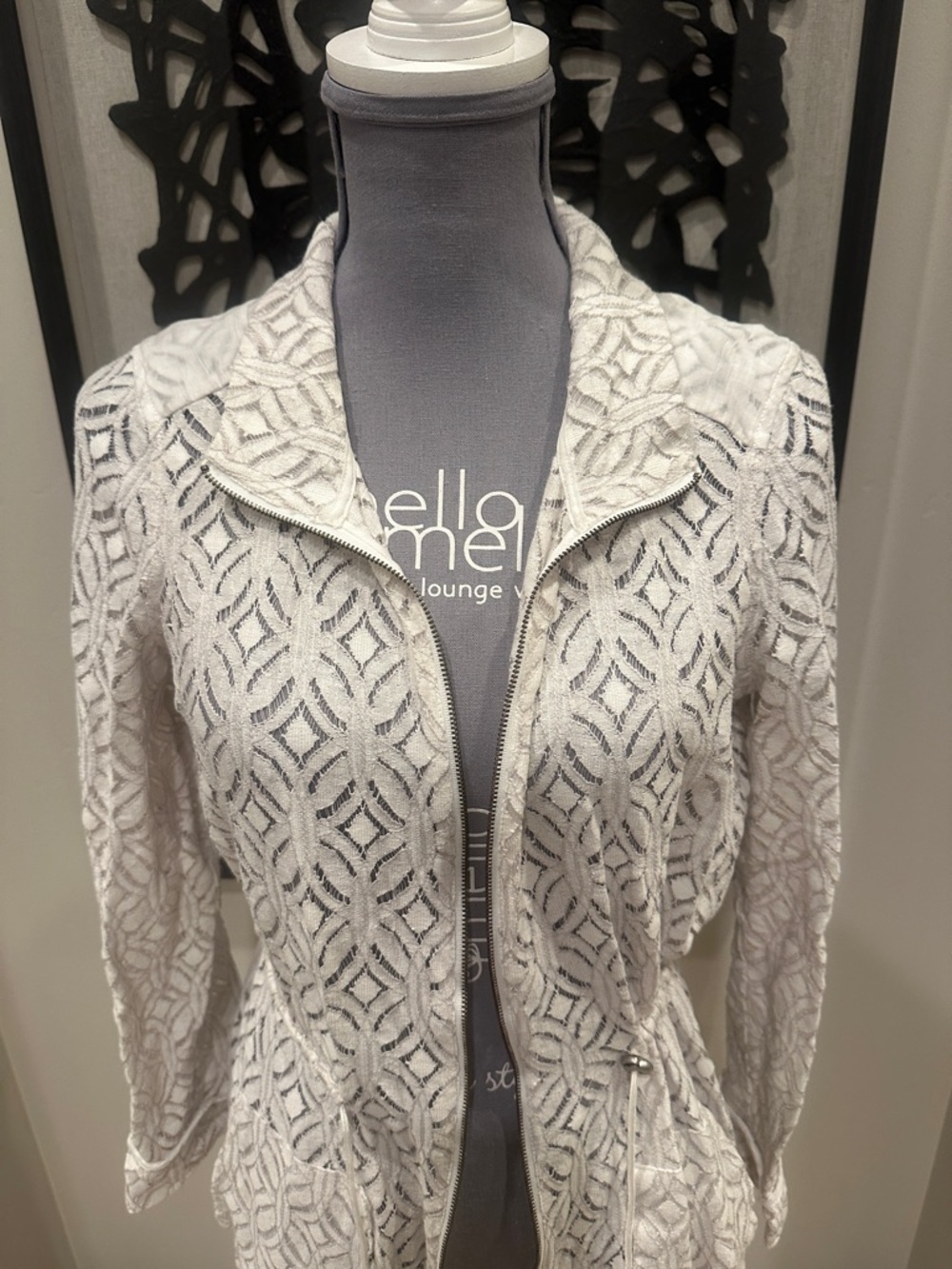 NIC+ZOE White full zip waist  with Textured Knit and Wide Collar